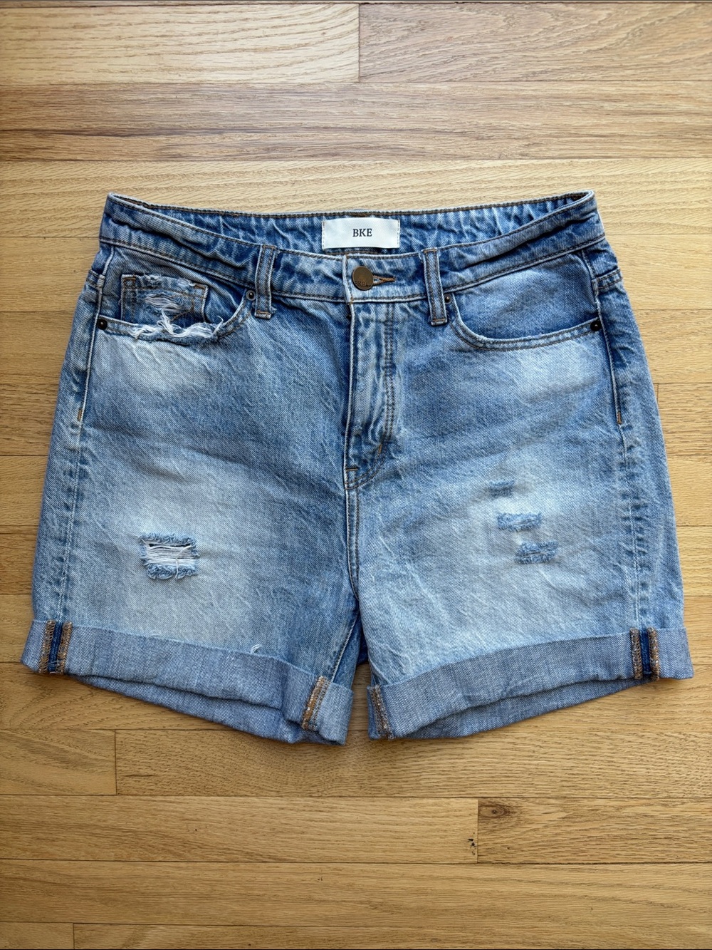 BKE Shorts Women’s Size 26 Parker Light Wash Distressed Rolled Hem Denim